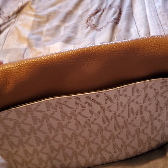 Michael kors handbag - Picture 7 of 14